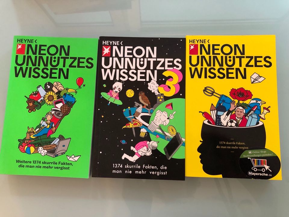 Neon Unnützes Wissen Buchpaket in Hamburg