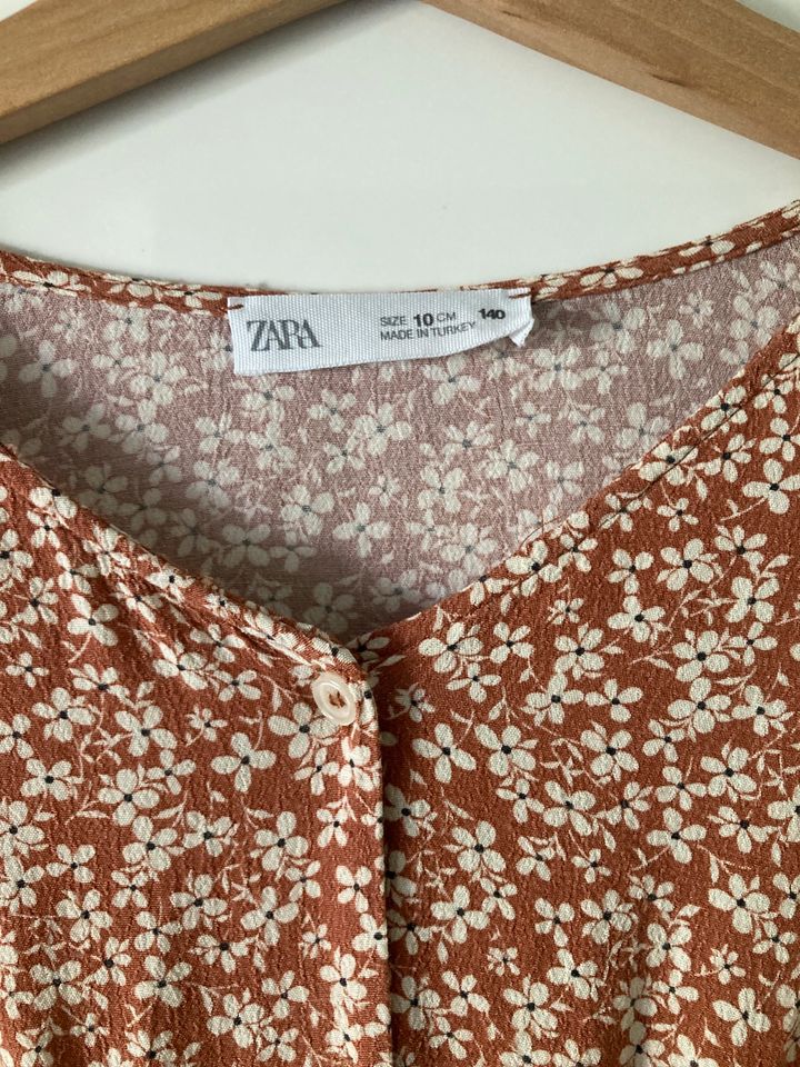 Zara Kleid Blumen Gr.140 in Essen