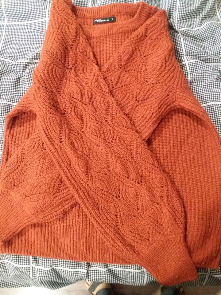 Strickpullover für Damen in Bergneustadt