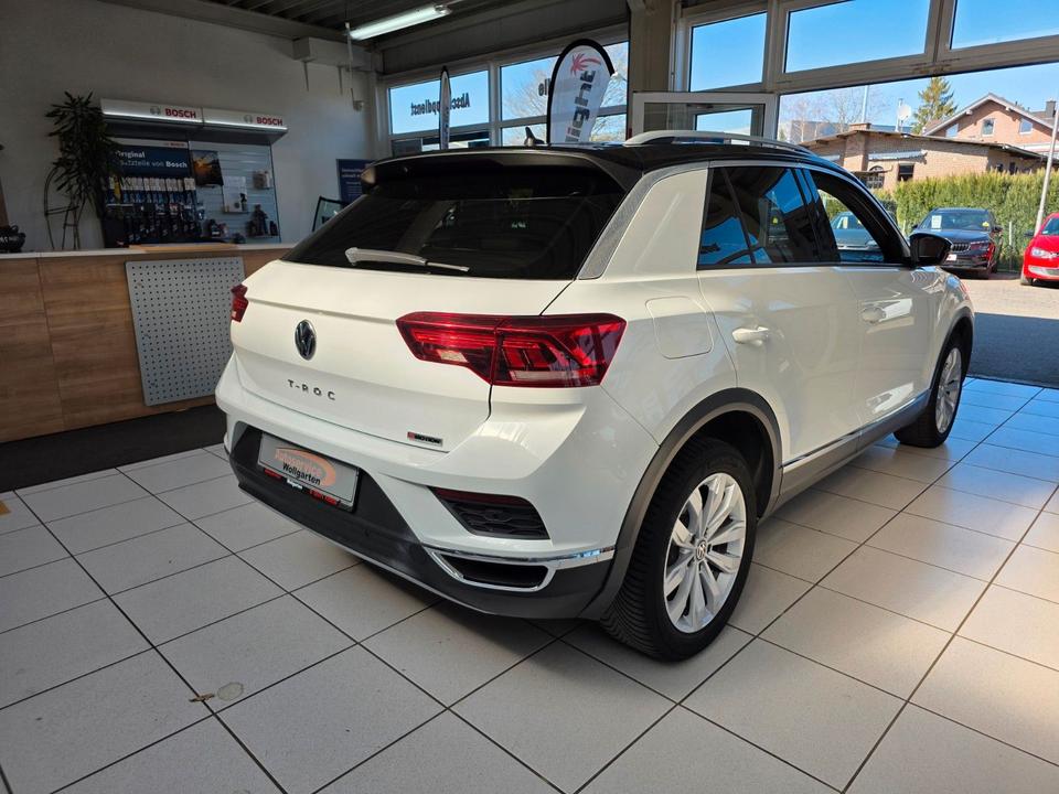 Volkswagen T-Roc Sport 2.0 TSI 4Motion DSG Navi LED AHK ACC in Roetgen