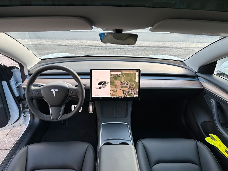 Tesla Model 3 Performance in Otzing