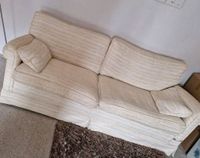 Gebrauchtes Sofa in Creme / Beige mit Schlaffunktion Niedersachsen - Barsinghausen Vorschau