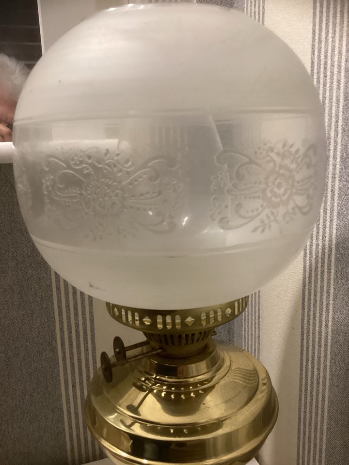 Petroleum Tischlampe Antik Doppelbrenner Englisches Fabrikat in Norderstedt