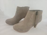 Stiefeletten s.Oliver beige Gr. 39 Sommerschuhe Absatz NEU Bayern - Bayreuth Vorschau