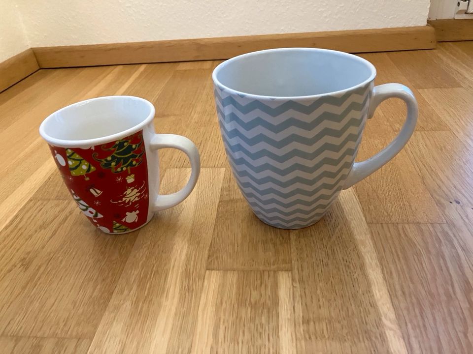 2 Tassen, je 1,- EUR (1 Jumbotasse 800 ml, 1 Weihnachtstasse) in Frankfurt  am Main - Kalbach-Riedberg | eBay Kleinanzeigen ist jetzt Kleinanzeigen