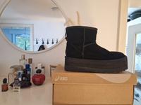 UGGS für Damen Stuttgart - Bad Cannstatt Vorschau