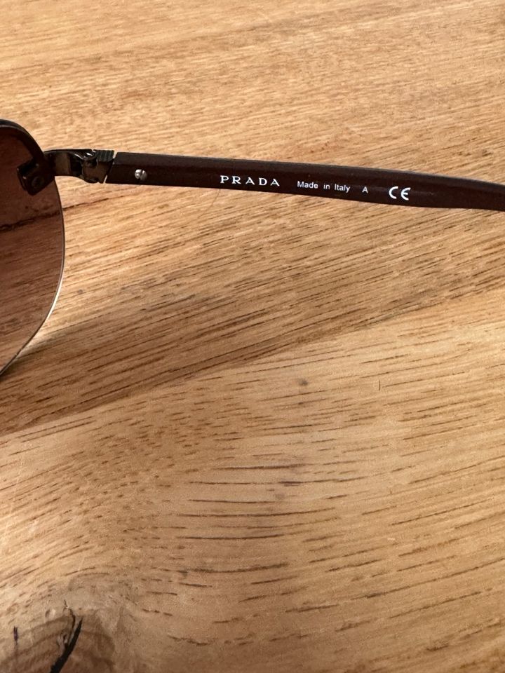 Prada Sonnenbrille in Henstedt-Ulzburg