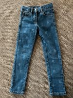 Jeans, s.Oliver, 116, slim, blau mit zarten Blumen Kreis Pinneberg - Uetersen Vorschau