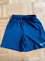 Nike Sporthose kurz 140/146 Dri-Fit dunkelblau Nordrhein-Westfalen - Meckenheim Vorschau