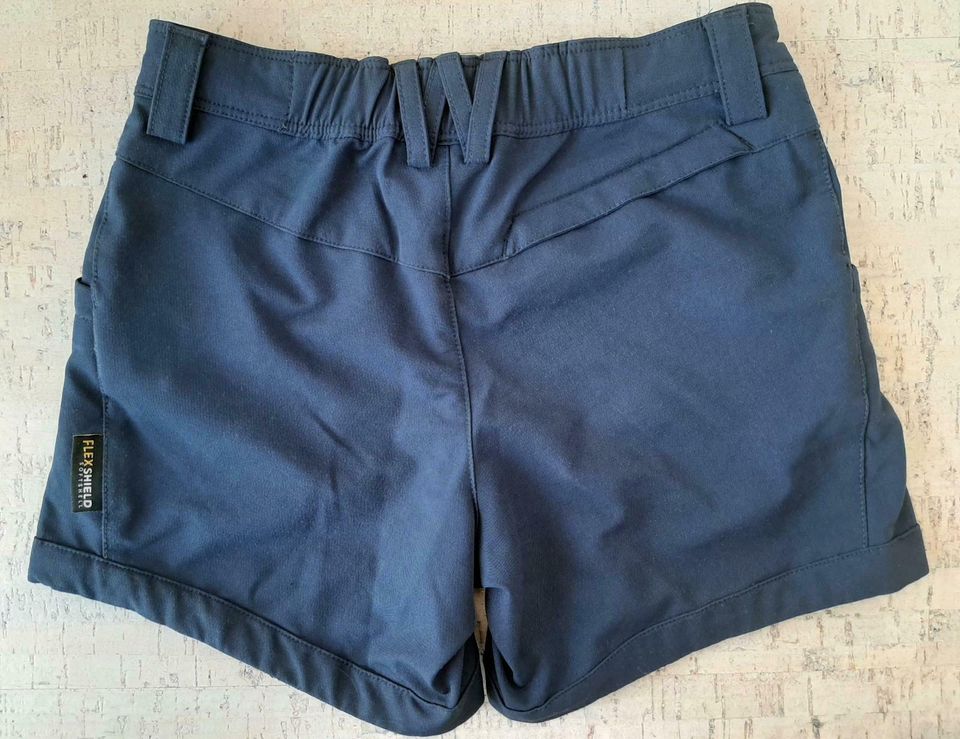 Tolle Unisex Hose Shorts von Jack Wolfskin, Gr. 128, Blau in Aindling