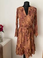 Massimo Dutti Kleid,Neu Zustand,aus Viskose Gr 34-36 Hessen - Friedberg (Hessen) Vorschau