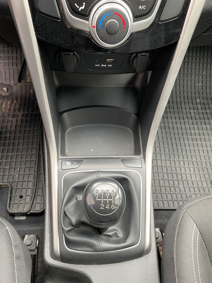 Hyundai i30  1.6 CRDi 136PS|Klima|Tempomat|PDC|Euro 6 in Dörfles-Esbach