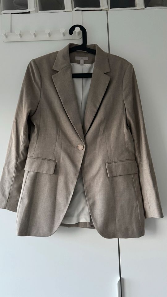 H&M Blazer beige Gr.38 in Nidderau