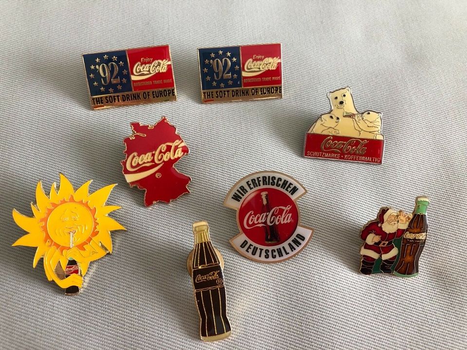 Seltene Coca-Cola Pins, 8 Stück, mit Box in Essen