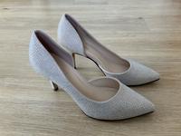 High Heels Catwalk Gr. 39 cremefarben mit Glitzersteinen Hessen - Berkatal Vorschau
