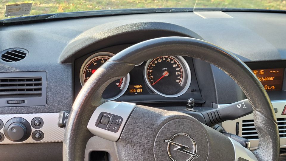Opel Astra H GTC 1,8 in Schleiz
