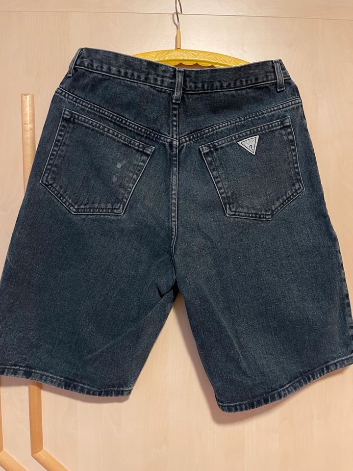 Guess Jeans kurz / Größe 32. /Dunkelblau/ Top Zustand in Oberweißbach