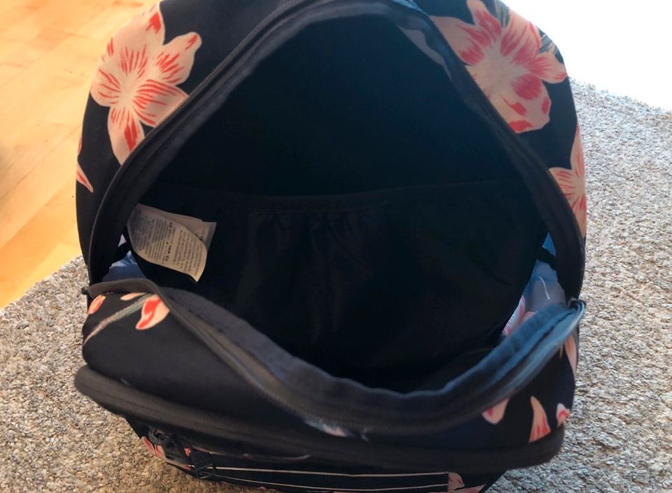 Roxy Rucksack blau mit pinken Blumen/ Blüten sehr guter Zustand in St. Leon-Rot