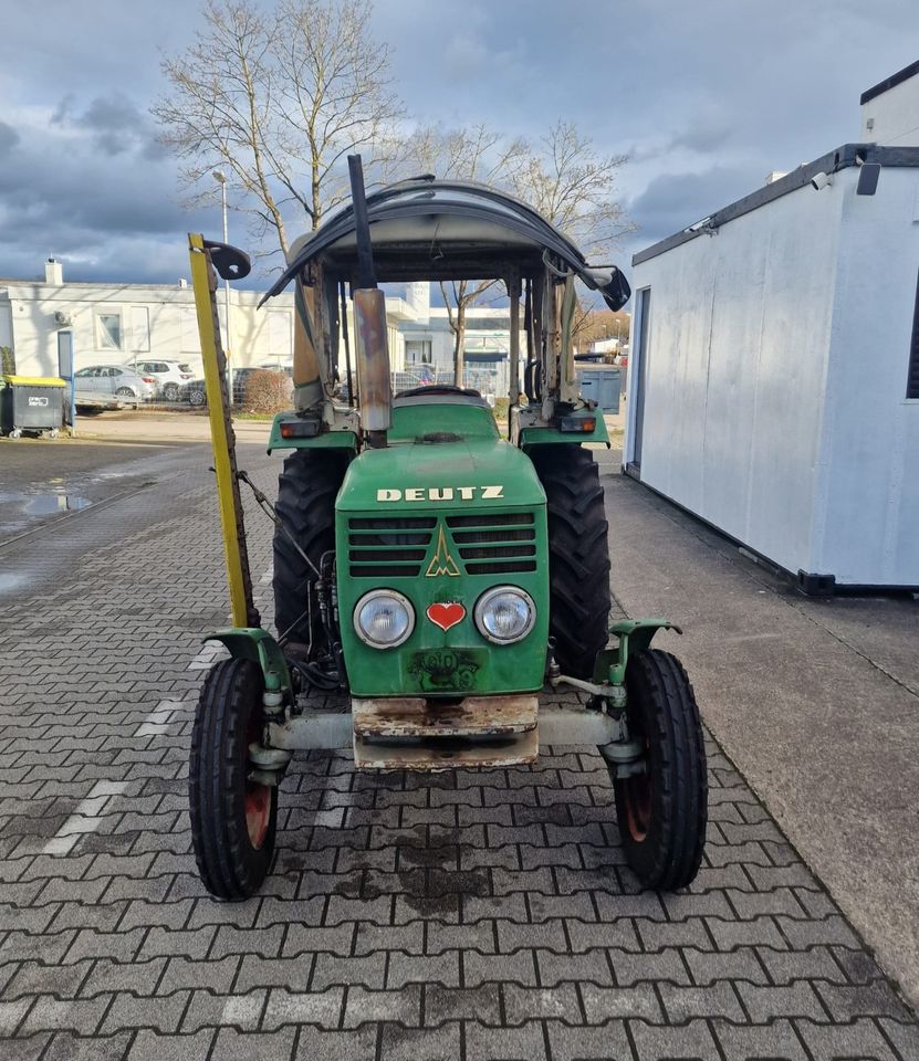 Deutz-Fahr 3006 Traktor/Schlepper 6.500Bstd.,Mähbalken,Reifen neu in Freiberg am Neckar