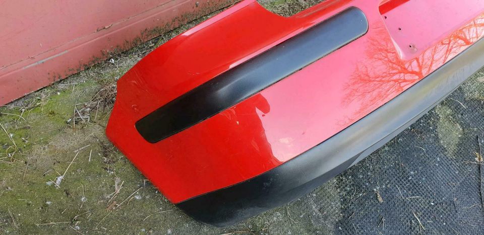 Stossstange hinten Vw Golf 4 Farbe Rot LP3G in Minden