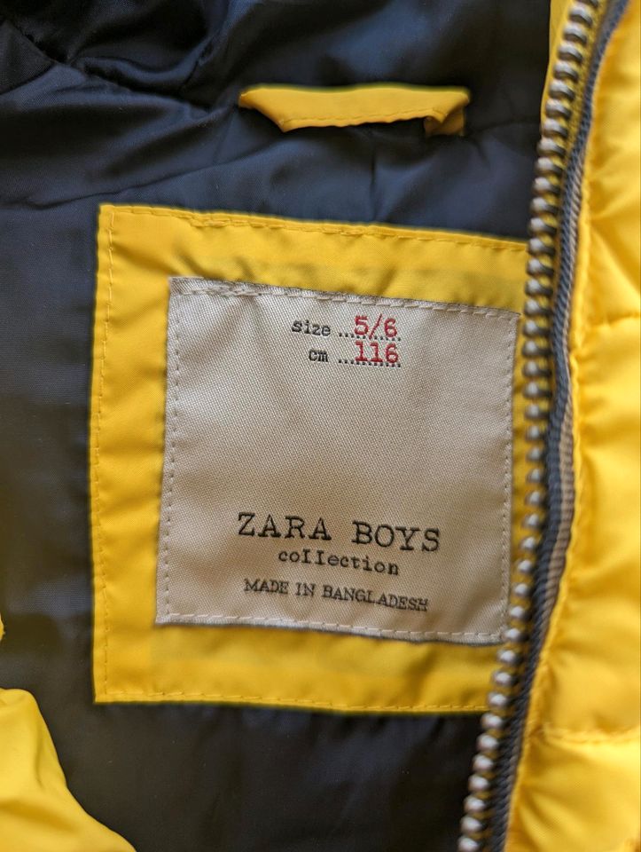 Zara Boys Weste gelb 116 in Köln