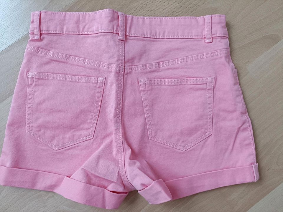 Kurze Hose Shorts Gr.164 in Schwerin