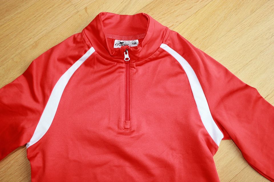 Sweatjacke Sport Jacke Gr. 128 in Brunnthal