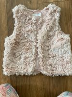 H&M Maedchen Kuschel Fell Weste rosa neu 6/7 Jahre blogger 122 Nordrhein-Westfalen - Much Vorschau