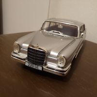 Mercedes Benz 220S E Limousine Heckflosse silber 1:18 Revell Hohen Neuendorf - Borgsdorf Vorschau