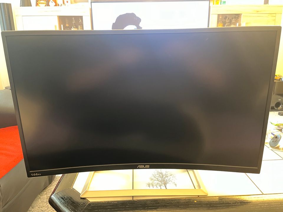 ASUS Gaming Monitor 32 Zoll 81 cm Diagonale 144hz in Bernau