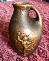 Antike Bronce Vase mit Henkel und Relief - Jünglinge 1kg gewicht. Baden-Württemberg - Uhldingen-Mühlhofen Vorschau
