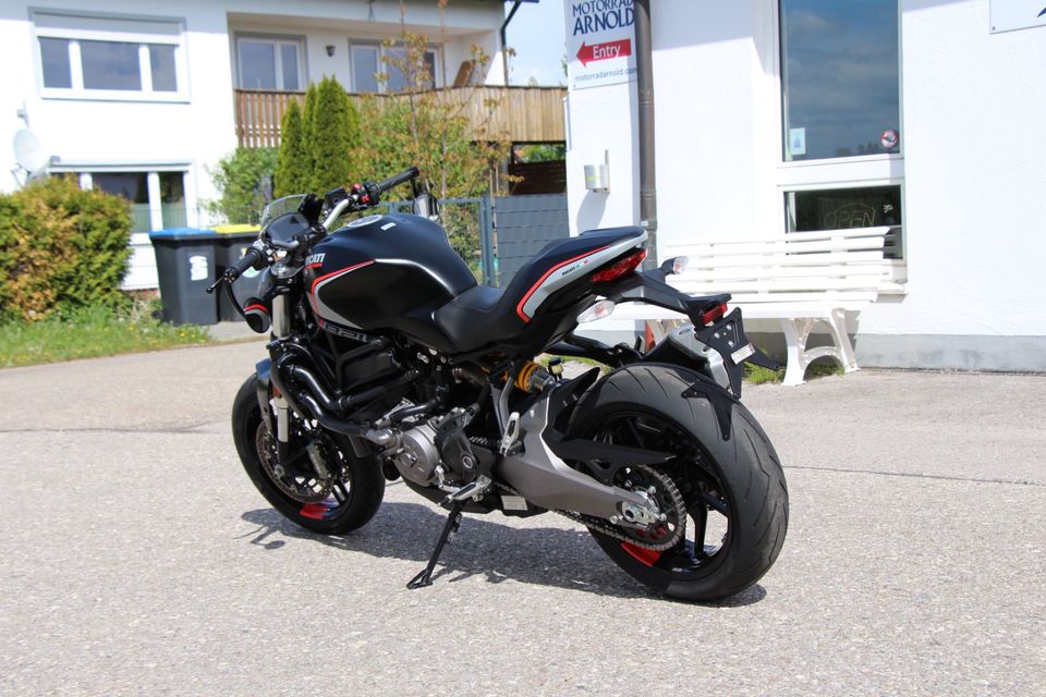 Ducati Monster 821 Stealth + Service + Bike Ank & Finanzierung in Dachau