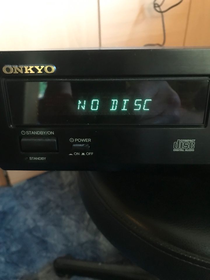 DVD Player. Onkyo DV-S 525 defekt. in Essen