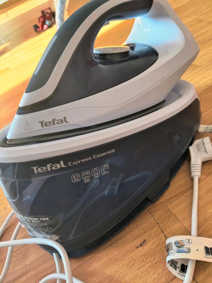 Tefal steam iron station Express Essential SV6116E0 NEW in Hannover