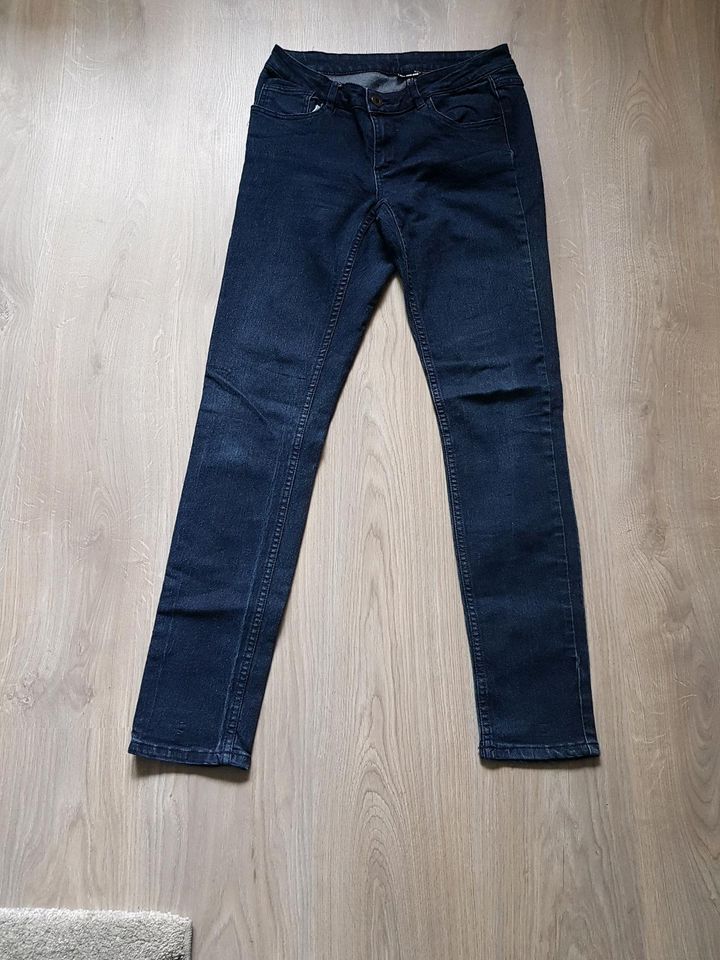 Drei Skinny Jeans in 31 Weite Gr.42 in Braunschweig