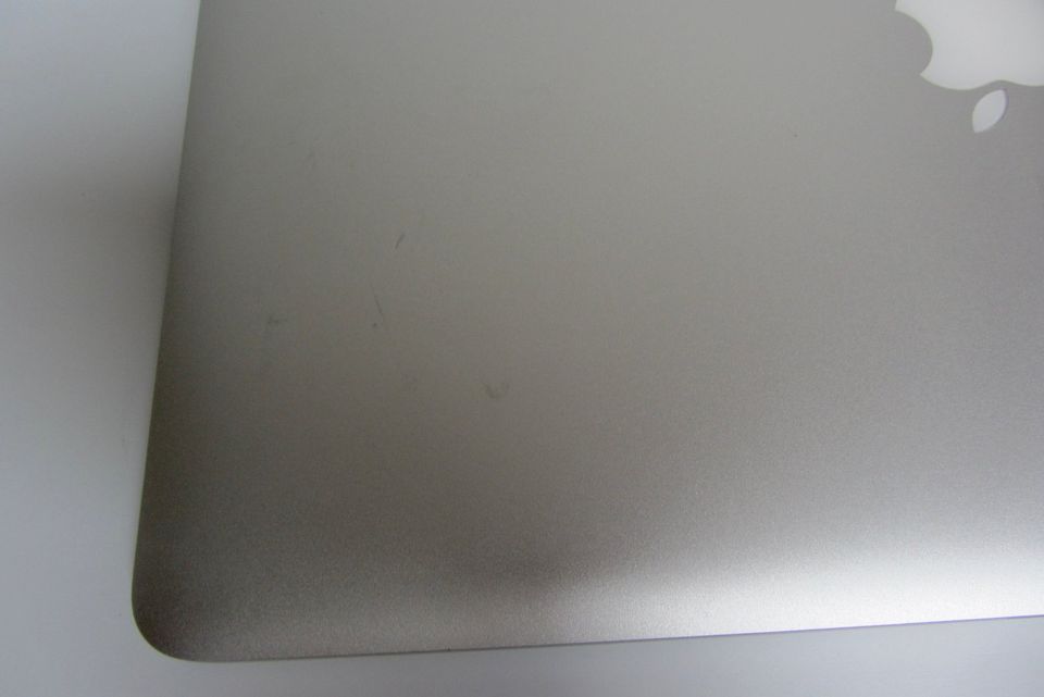 Defektes Apple MacBook Retina Display 15“ A1398 Late 2013 Ersatz in Ruderatshofen