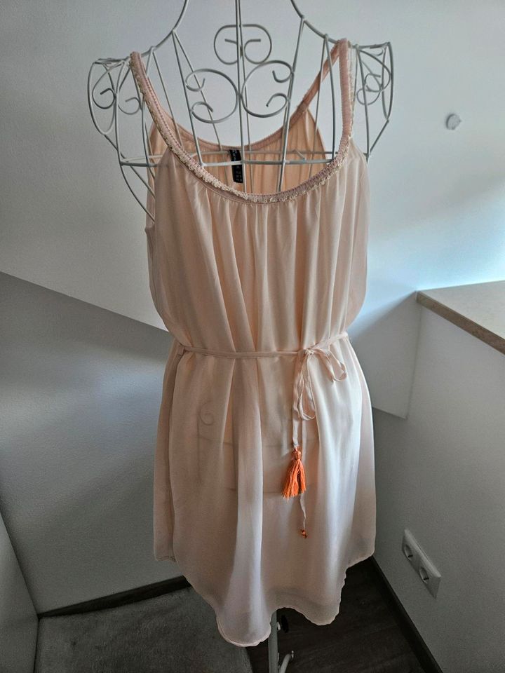 Kleid beige Gr S in Oberammergau