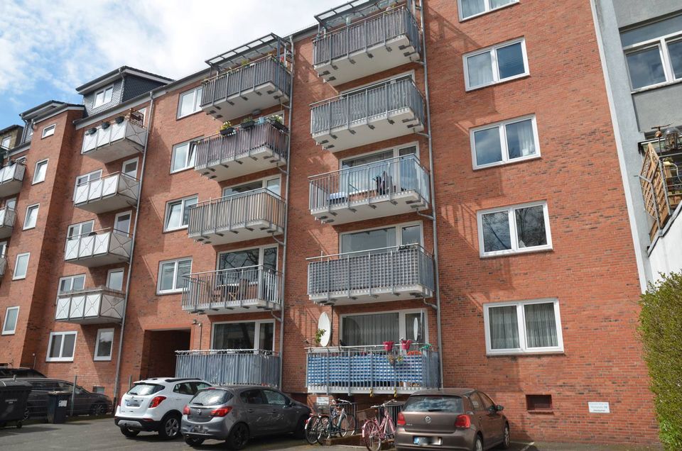 Modernisierte, zzt. vermiet. 3-Zimmer-Wohnung mit Balkon und optionalem PKW-Stellplatz in 24105 Kiel in Kiel