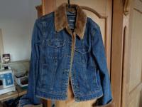 Mit Fell abgesetzte Jeansjacke Gr. S / M Hessen - Kassel Vorschau