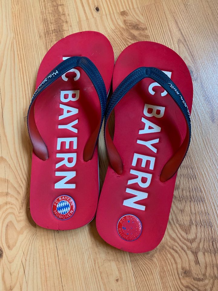 Flip Flops 38/39 FC Bayern in Sachsen - Remse | eBay Kleinanzeigen ist  jetzt Kleinanzeigen