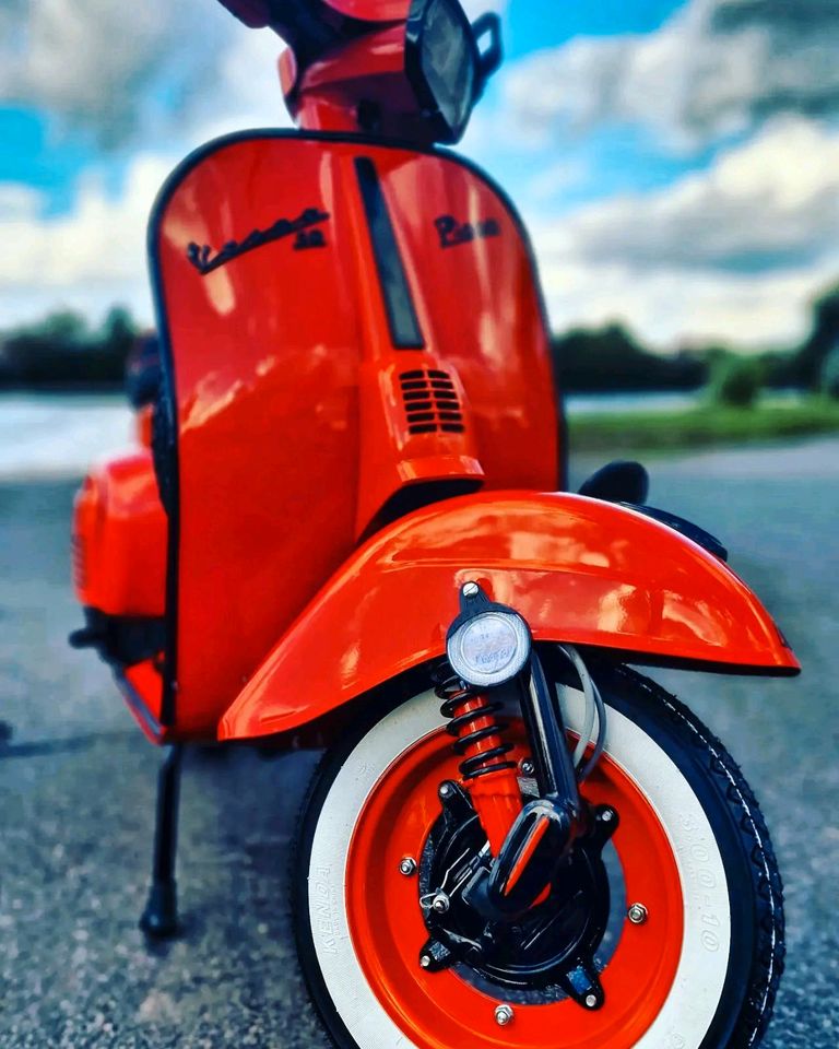 Vespa V50 Oldtimer Mieten für Hochzeit / Fotobox / Eycatcher in Hainburg