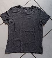 T-Shirt grauschwarz melliert H&M Gr. 146/152  2,50 € Baden-Württemberg - Pforzheim Vorschau