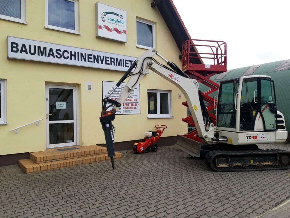 Bagger, Radlader, Rüttelplatten, Hebebühnen und vieles mehr ... in Gransee