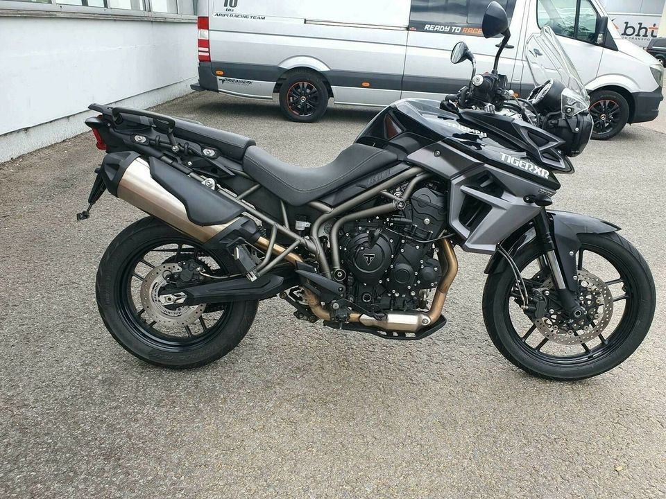 TRIUMPH Tiger 800 XR in Winnenden