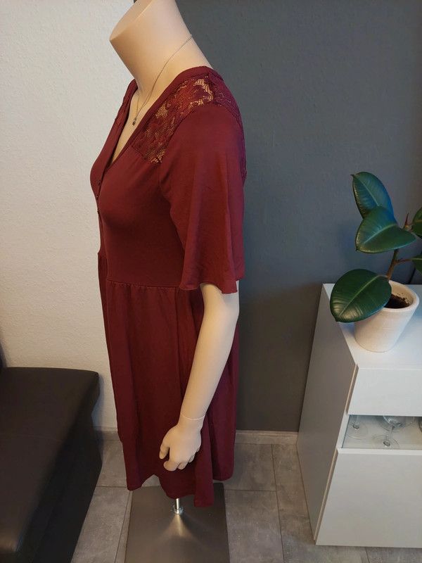 Neues Bodyflirt Jersey Kleid 32 / 34 Bordeaux Rot Spitze in Hannover