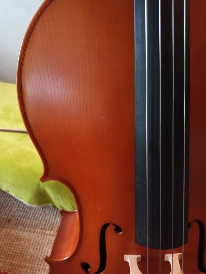 Cello 4/4 sucht neues Zuhause wegen Parkinson Erkrankung in Wuppertal