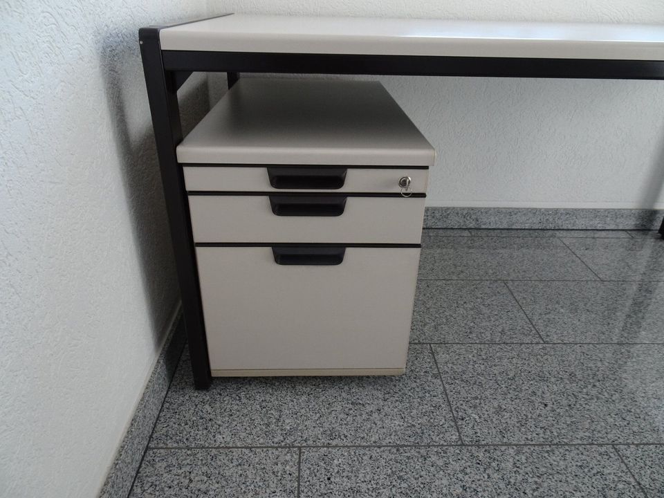 Schreibtisch - Rollcontainer - Sideboard komplettes Büro in Bad Salzuflen