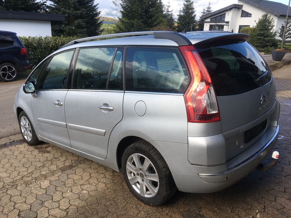 Citroen C4 Picasso, Euro5 ,7 Sitze,wenig Km in Watzerath