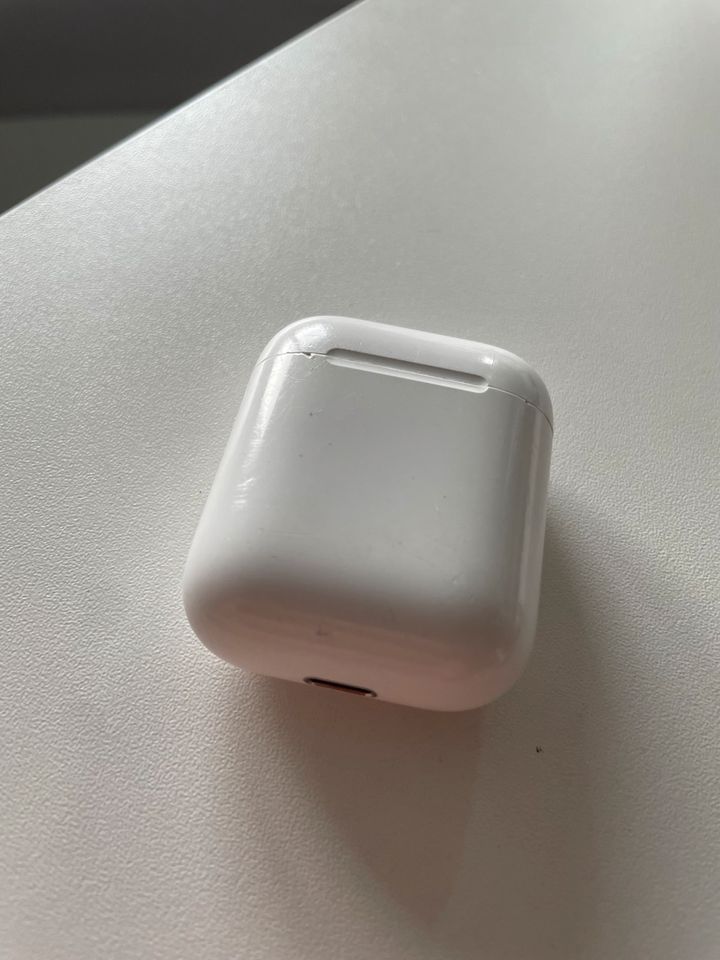 Rechter AirPod (1. Generation) + Case in Verl