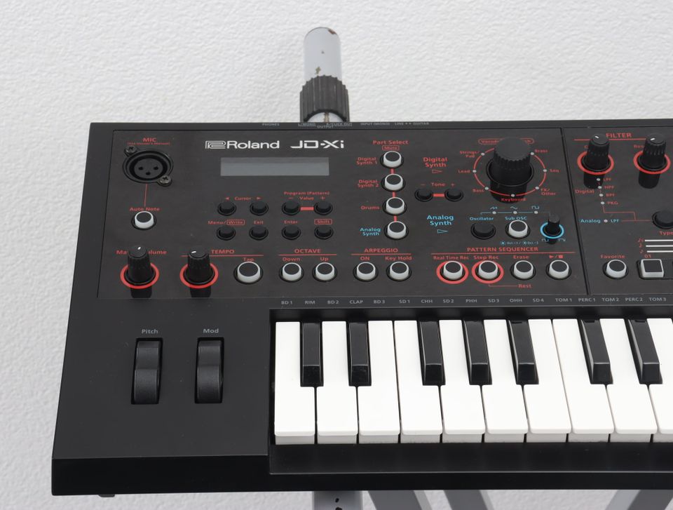 Roland JD-Xi - Crossover Synthesizer + 1 J. Gewährleistung in Möhnesee